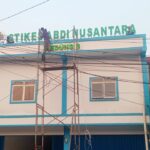 Neon Box dan Huruf Timbul