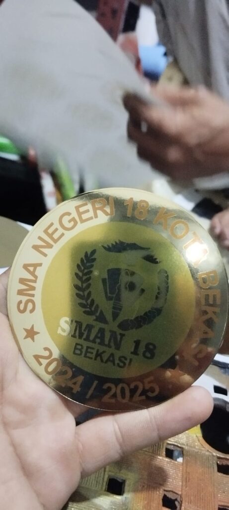 Pin Akrilik Kustom